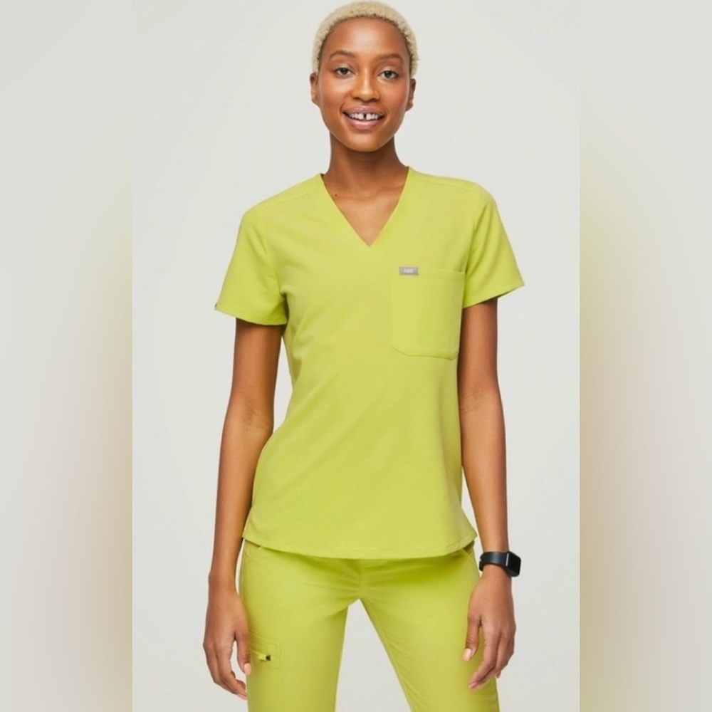 💛💚FIGS Catarina One-Pocket Scrub Top Limited edition color-Citrine Large EUC